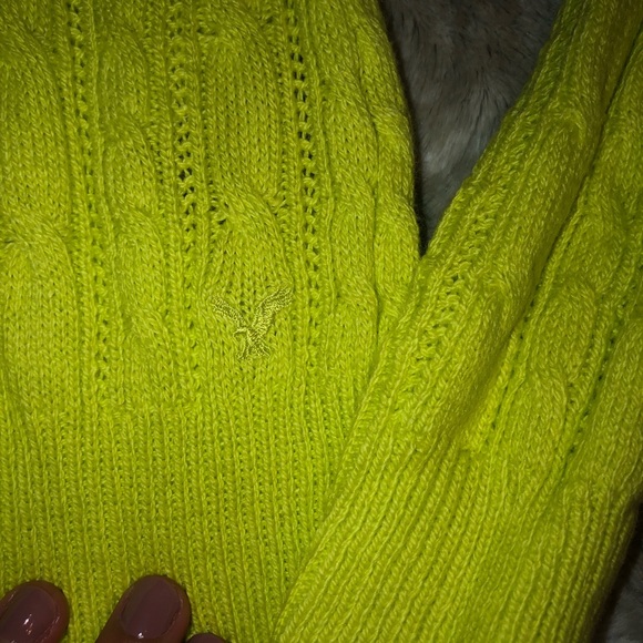 NWT! American eagle sweater - Picture 4 of 11